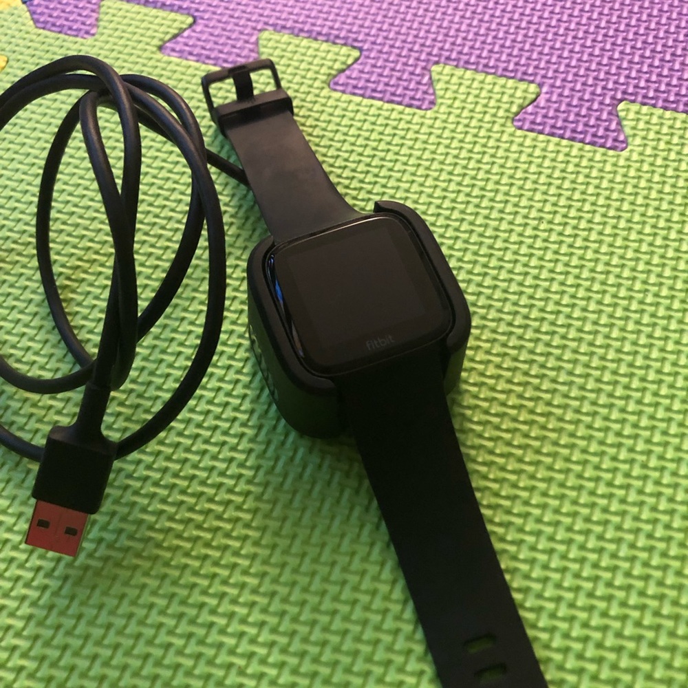 Fitbit Versa black 2018. L band.